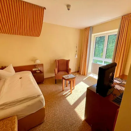 Hotel Burgblick, Bei