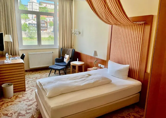 Burgblick, Bei Otel 4*