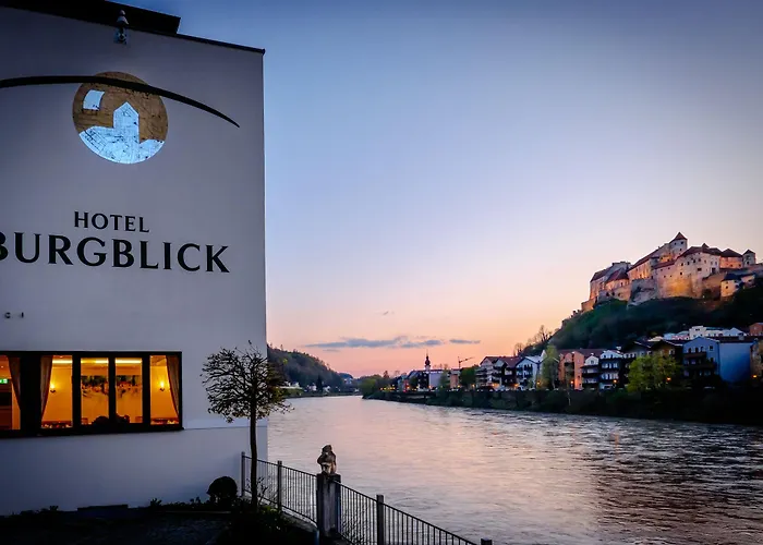 Burgblick, Bei Otel
