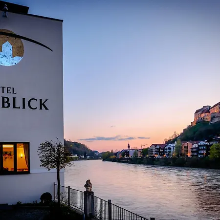 Burgblick, Bei Szálloda