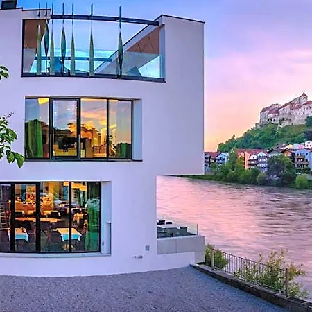Hotel Burgblick 4*