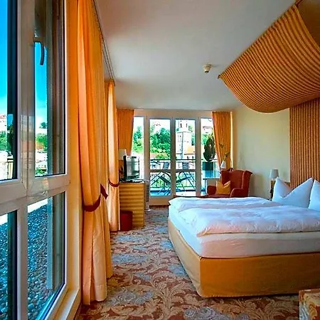 Hotel Burgblick 4*