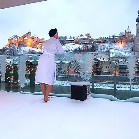Hotel Burgblick 4*